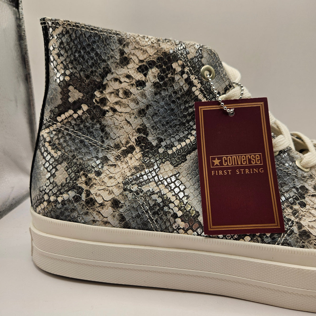 CONVERSE MEN'S 16 FIRST STRING CHUCK TAYLOR SNAKESKIN SNOW WHITE BLACK A18412C