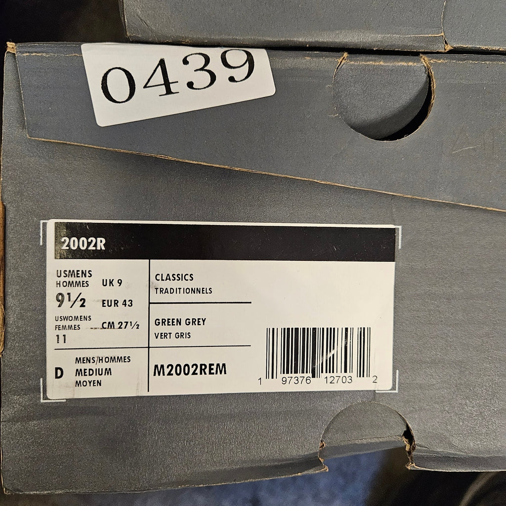 NEW BALANCE 2002R MEN'S 9.5 M2002REM GREEN GREY RUNNING SHOES NIB