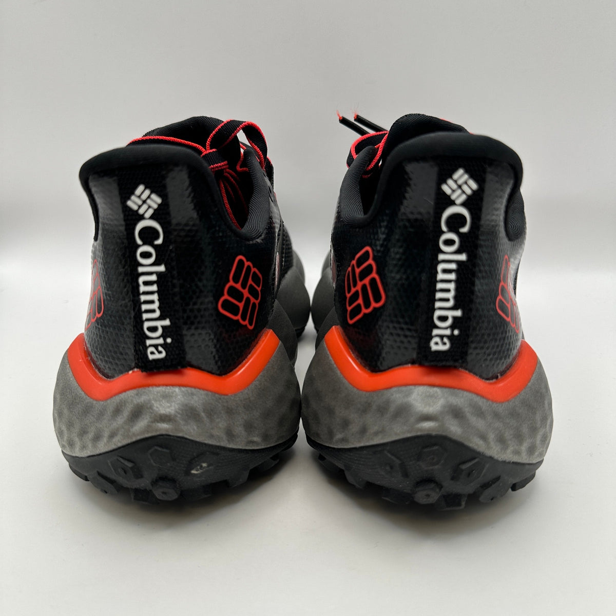 COLUMBIA Women's 5.5 Escape Thrive Ultra Black/Red Hiking Trail Waterproof
