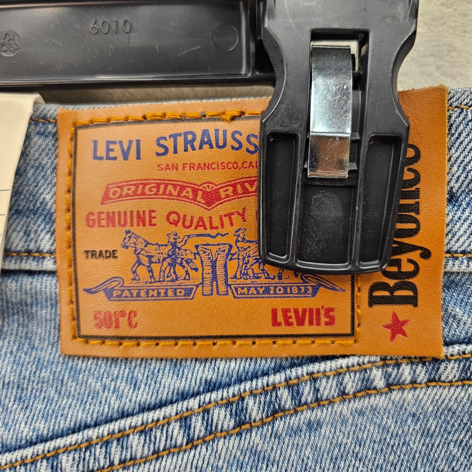 LEVI'S 501 X BEYONCE CURVE JEANS 26X30 WESTERN CRYSTAL NWT $150