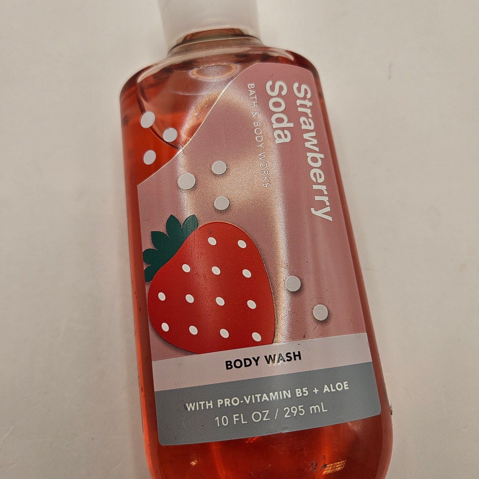 BATH & BODY WORKS 2PK STRAWBERRY SODA BODY WASH 10oz NEW