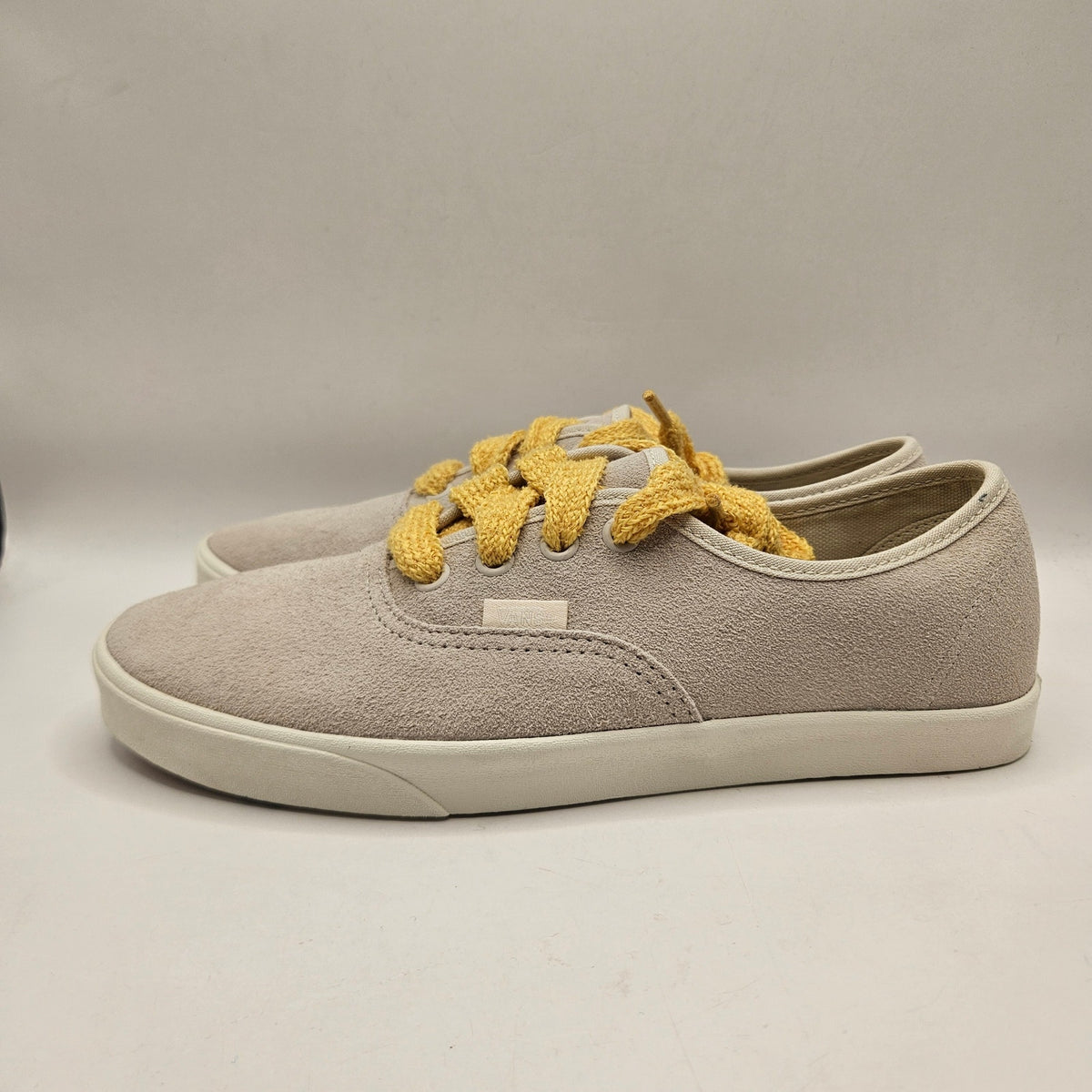 VANS WOMEN'S 7.5 AUTHENTIC LOW PRO SAND W MANGO THICK LACE NWOB