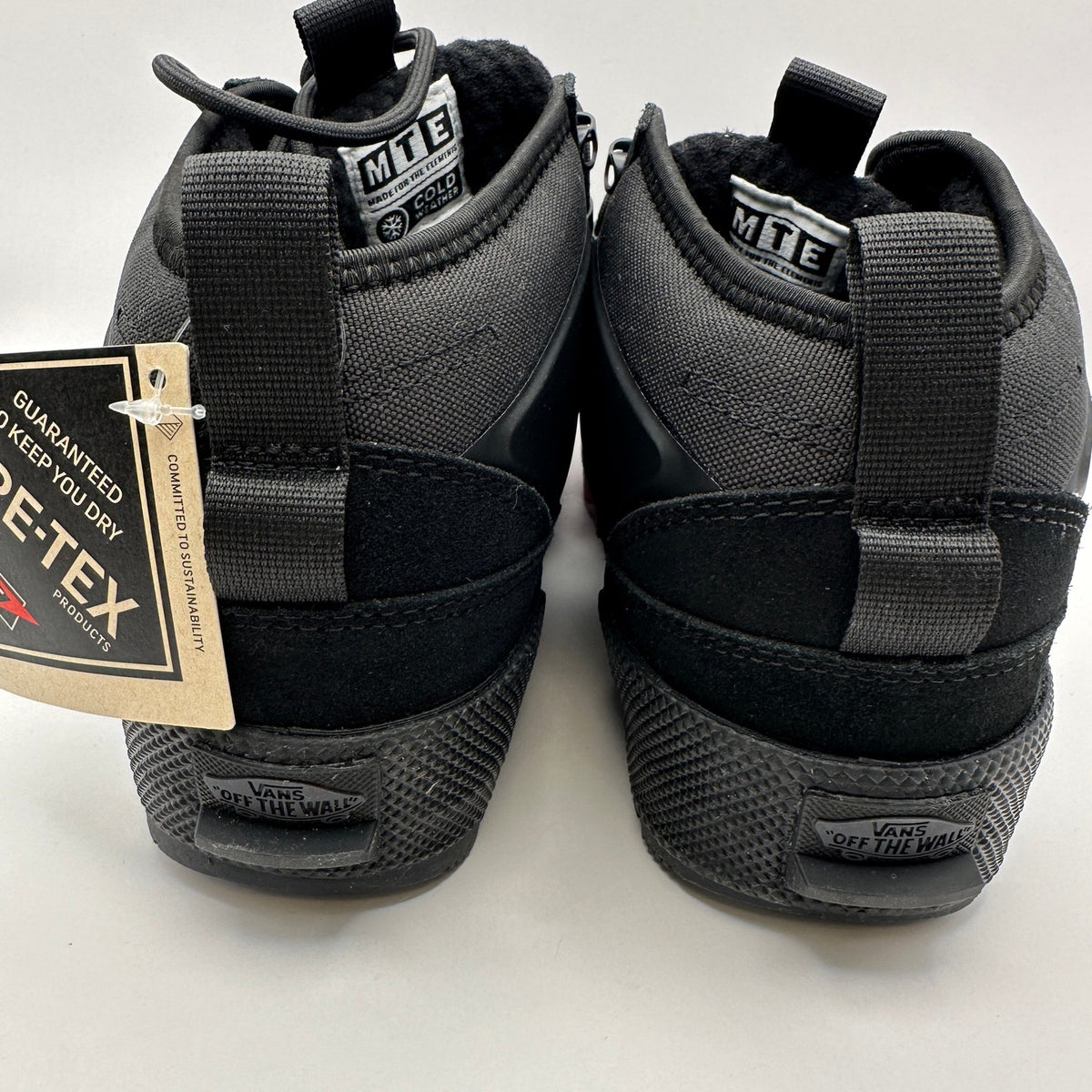 VANS Men's 7 Women's 8.5 MTE HALF CAB GORE-TEX Triple Black