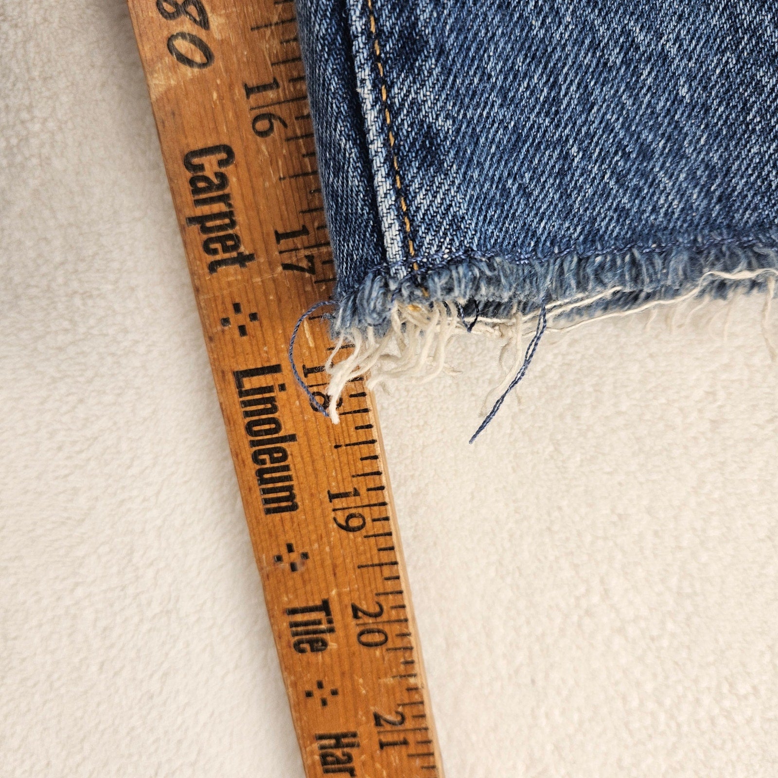 LEVI'S 478 DENIM MEN'S 36 BLUE SHORTS RELAXED FIT CUT OFF JEAN JORTS NWOT