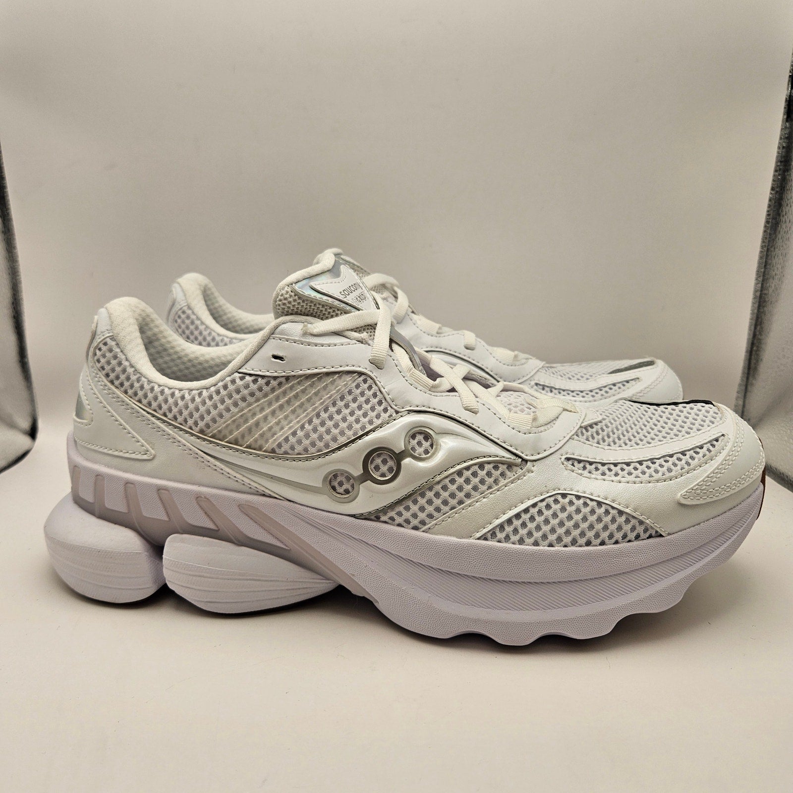SAUCONY MEN'S 11 GRID NXT WHITE RUNNING SNKR S70797-4 NWOB