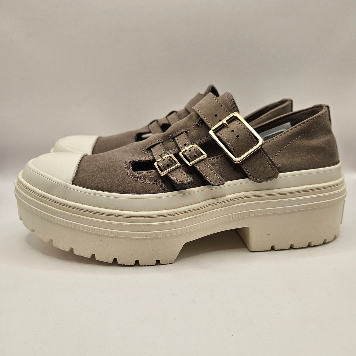 CONVERSE WOMEN'S 8.5 CTAS LUGGED HEEL MARY JANE PLATFORM SNEAKERS GREY A13552C