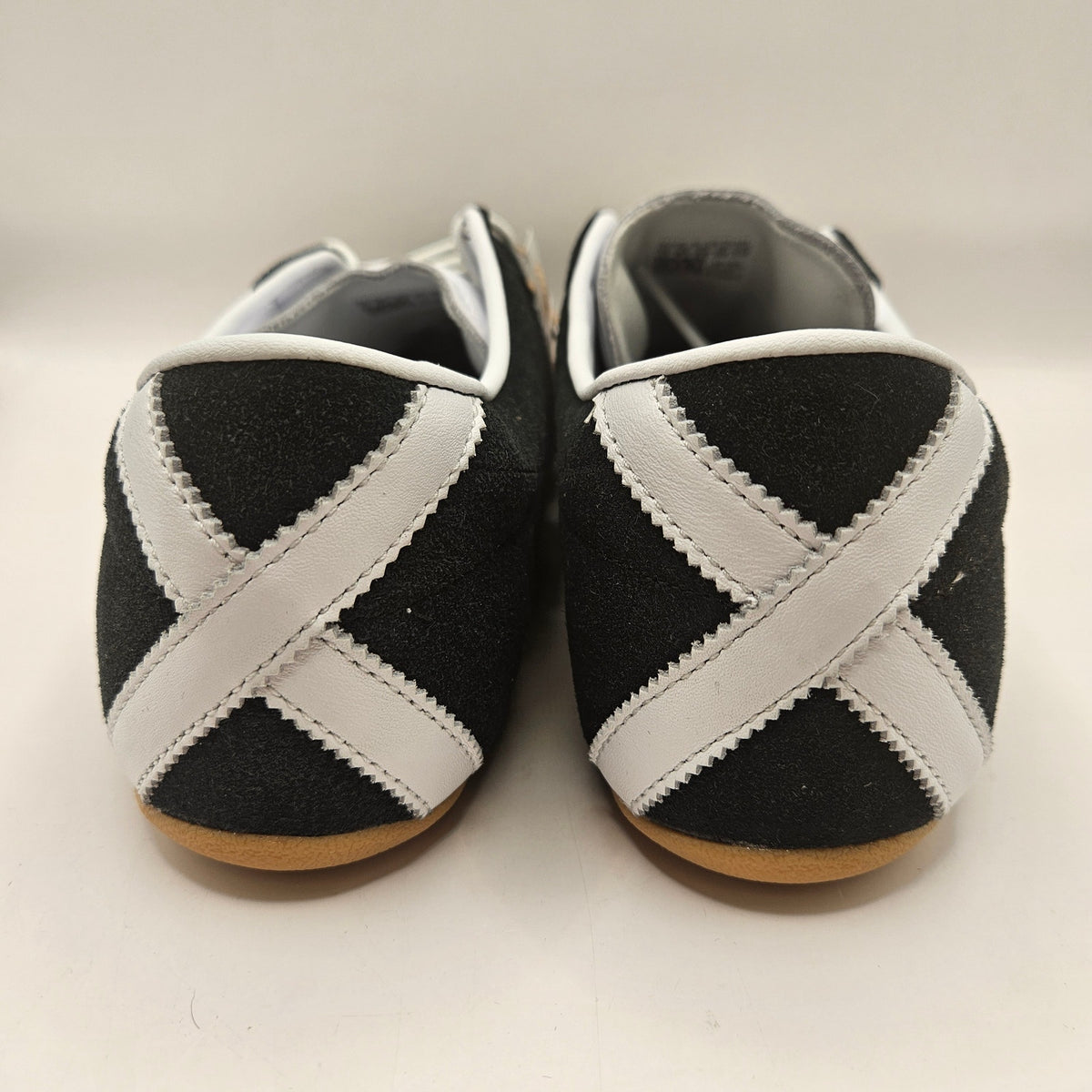 ADIDAS ORIGINALS WOMEN'S 11 TOKYO OG BLACK WHITE GUM NWOB JI0183