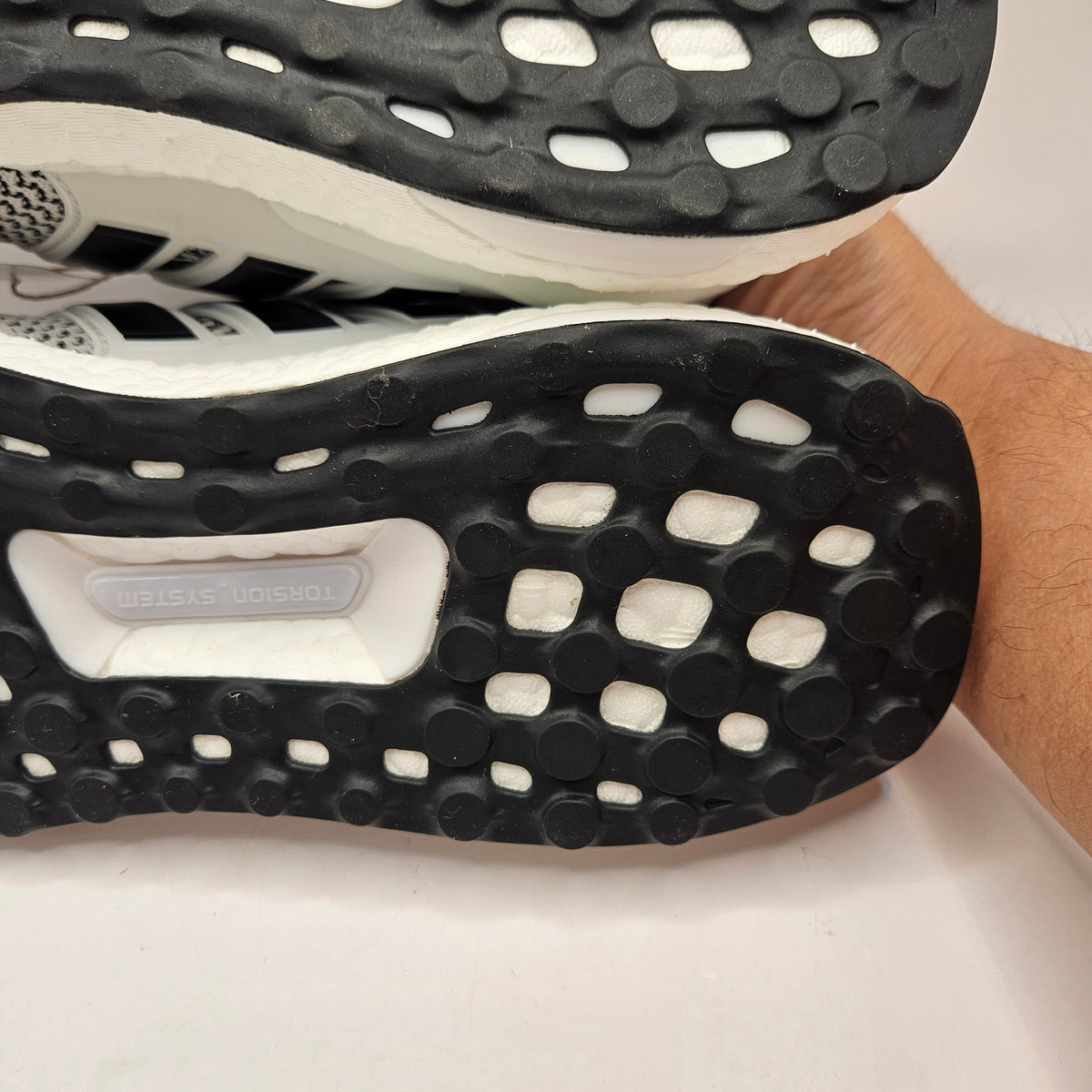 ADIDAS MEN'S 9.5 ULTRABOOST 1.0 WHITE BLACK RUNNING SHOES JR1987
