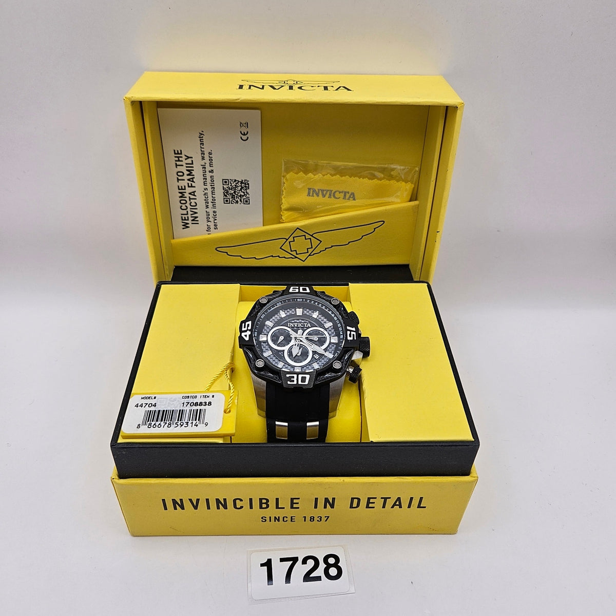INVICTA 44704 PRO DIVER MEN'S QUARTZ BLACK AND SILVER WATCH NWT