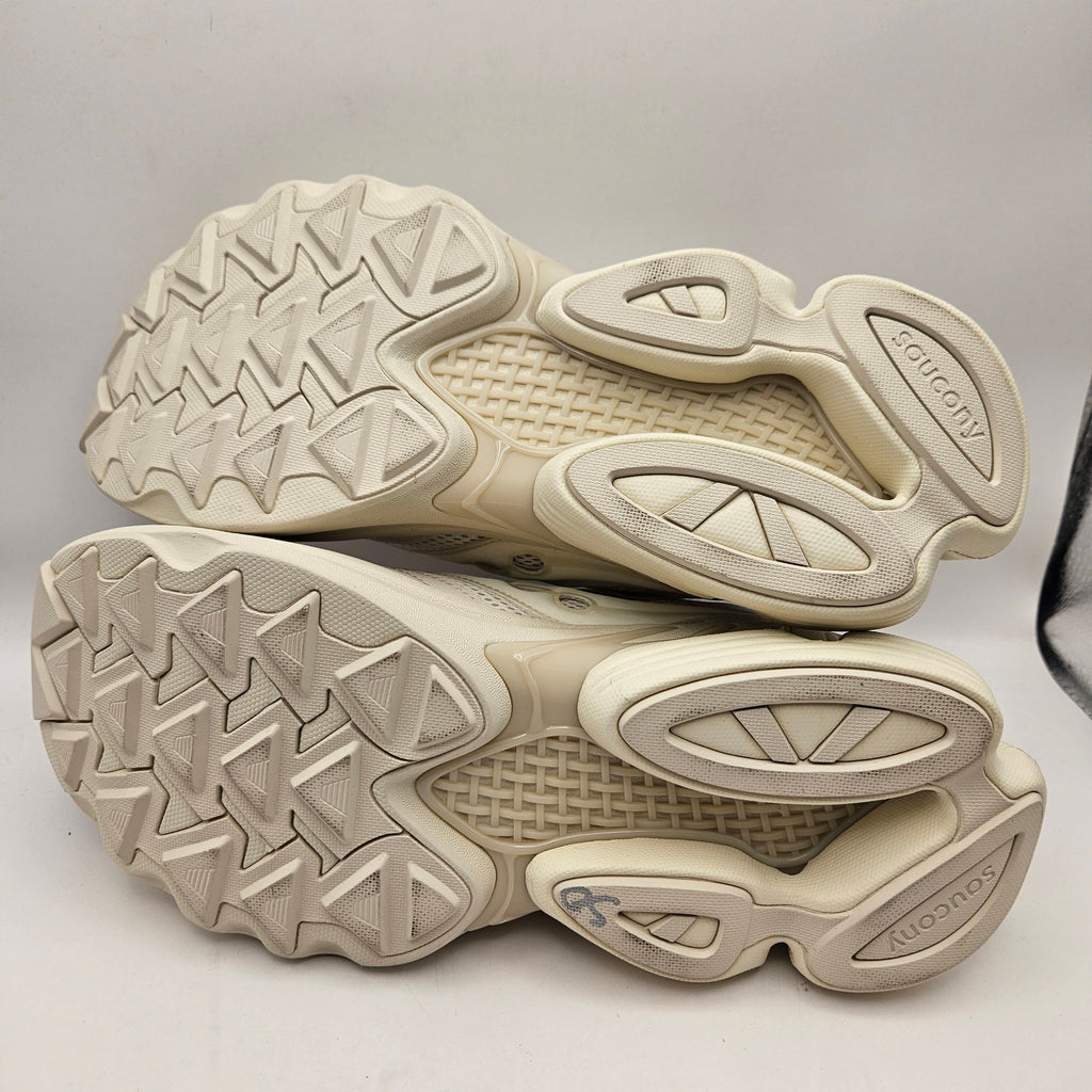 SAUCONY UNISEX 9.5 PROGRID TRIUMPH 4 CREAM IVORY MESH RUNNING SHOES NWOB