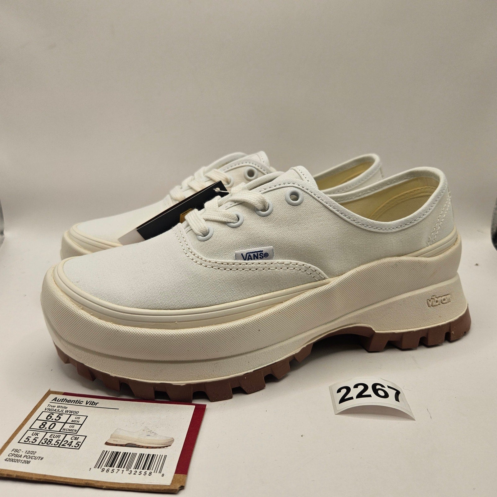 VANS WOMEN'S 8 AUTHENTIC VIBRAM SOLE TRUE WHITE LOW TOP NWOB