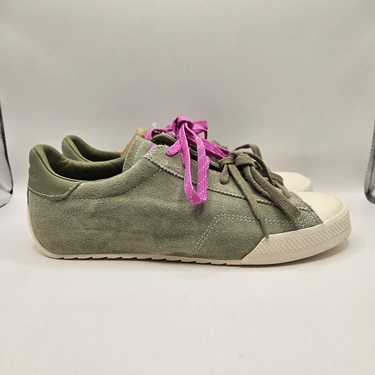CONVERSE WOMEN'S 11 CHUCK TAYLOR LO OX SUEDE LT FIELD SURPLUS GREEN LACE 19132C