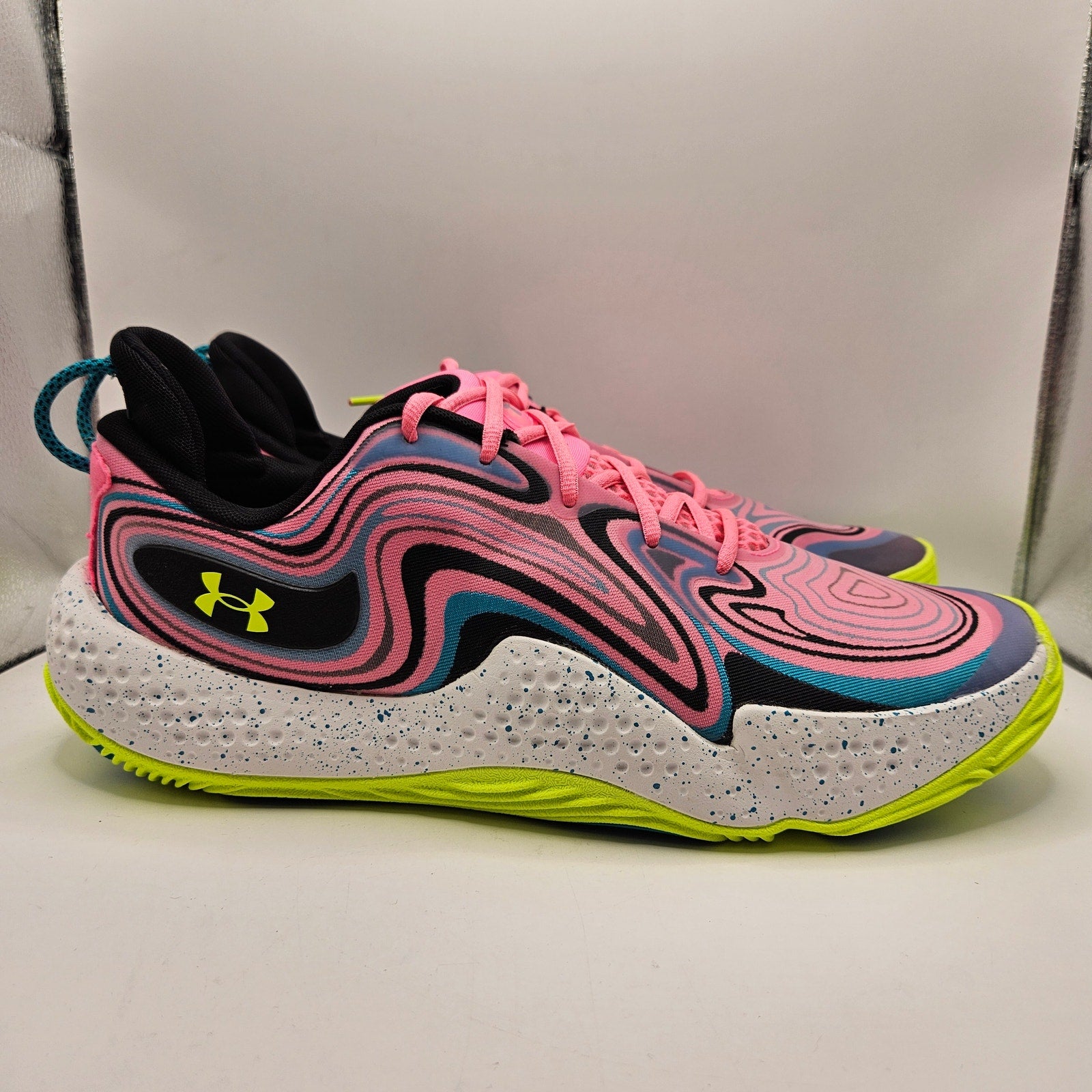 UNDER ARMOUR MEN'S 15 SPAWN 6 BASKETBALL SHOES PINK WHITE NEON NWOB 3027938-600