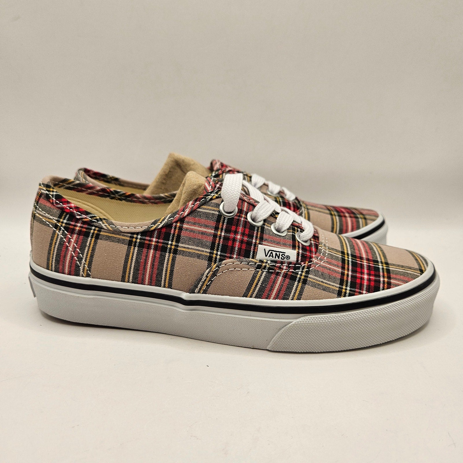 VANS WOMEN'S 6 AUTHENTIC TAN PLAID LOW TOP CANVAS SNEAKER NWOB
