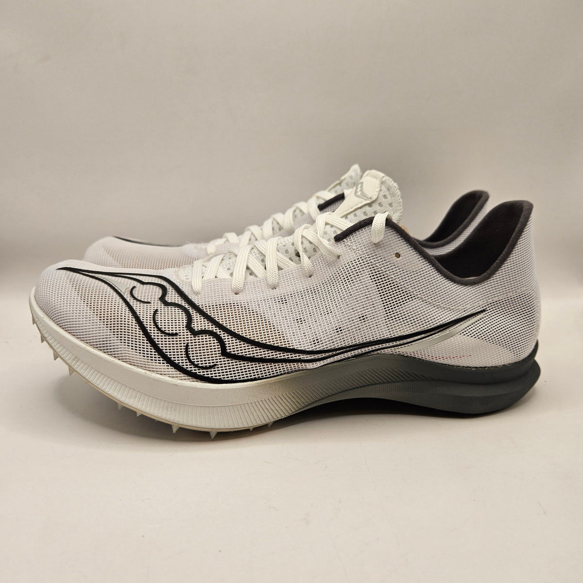 SAUCONY MEN'S 8.5 ENDORPHIN CHEETAH RUNNING TRACK N FIELDS SPIKES WHITE
