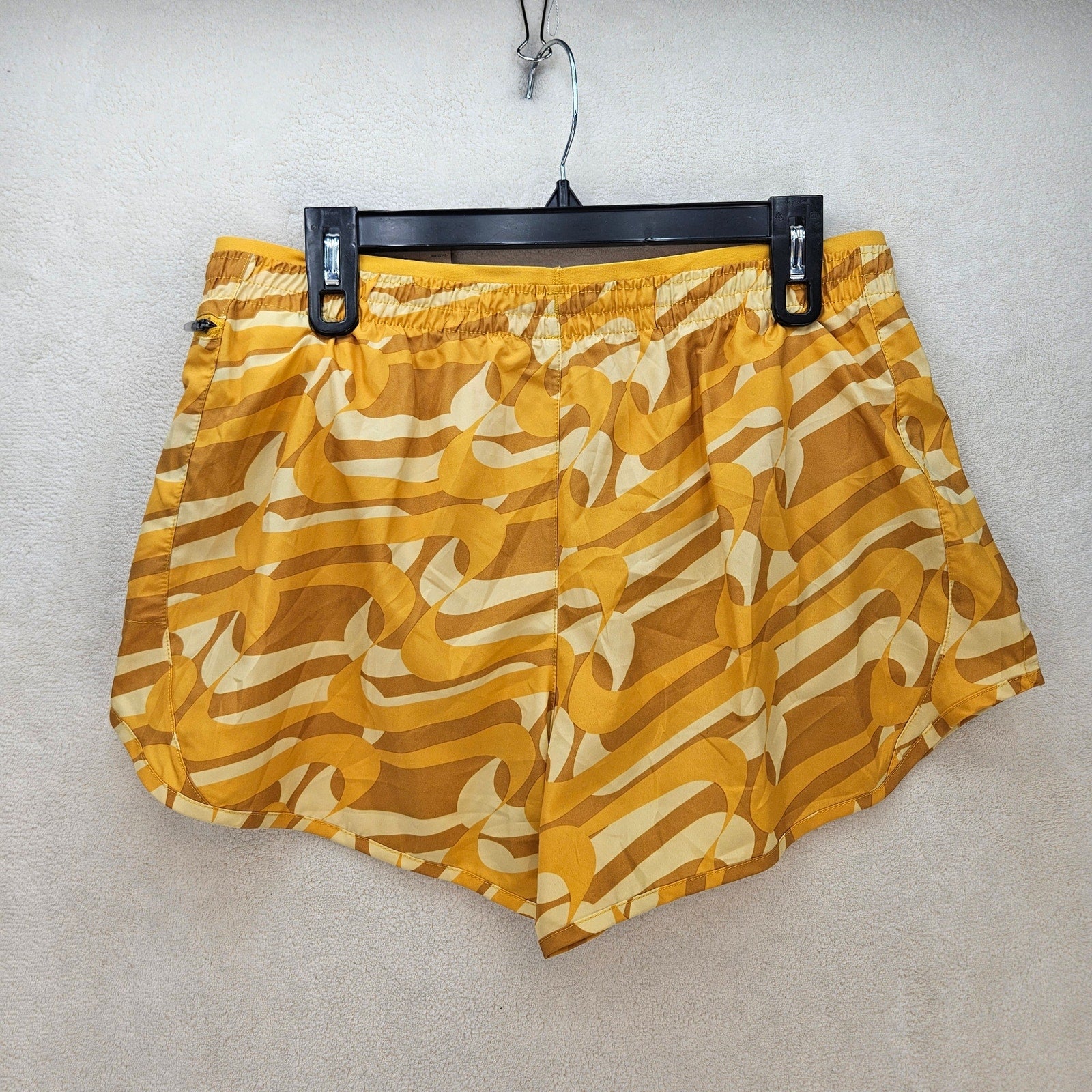 NIKE WOMEN'S LARGE YELLOW DRI FIT ICON CLASH TEMPO LUXE RUNNING SHORTS DQ6117