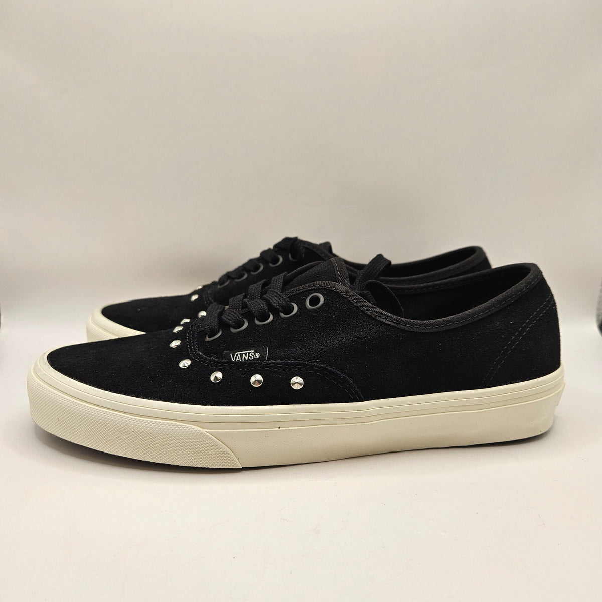 VANS MEN'S 8.5 AUTHENTIC SPIKE BLACK SUEDE WHITE GOTHIC VINTAGE NWOB