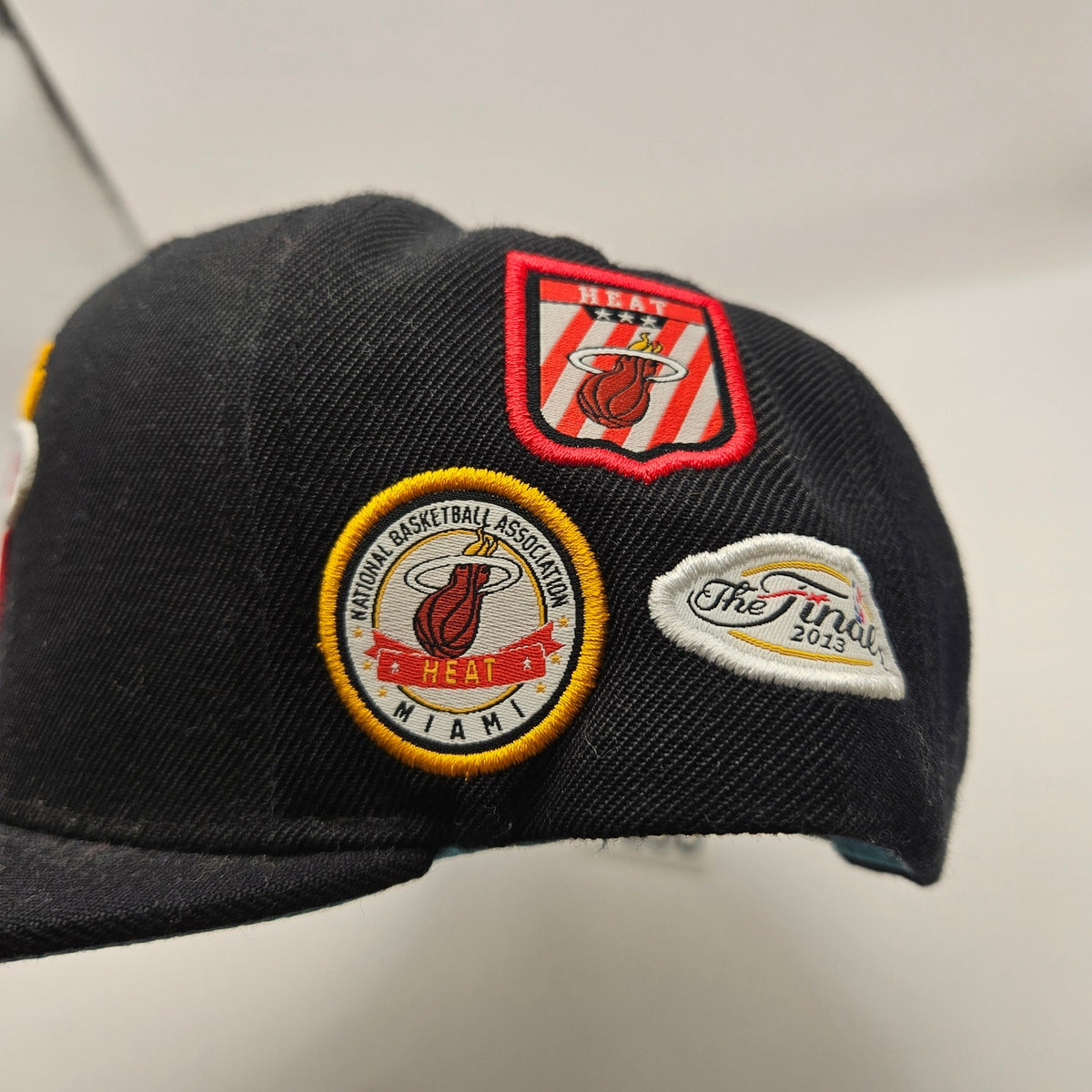 MITCHELL & NESS BLUE UNDER FINALS SNAPBACK HWC MIAMI HEAT NWT