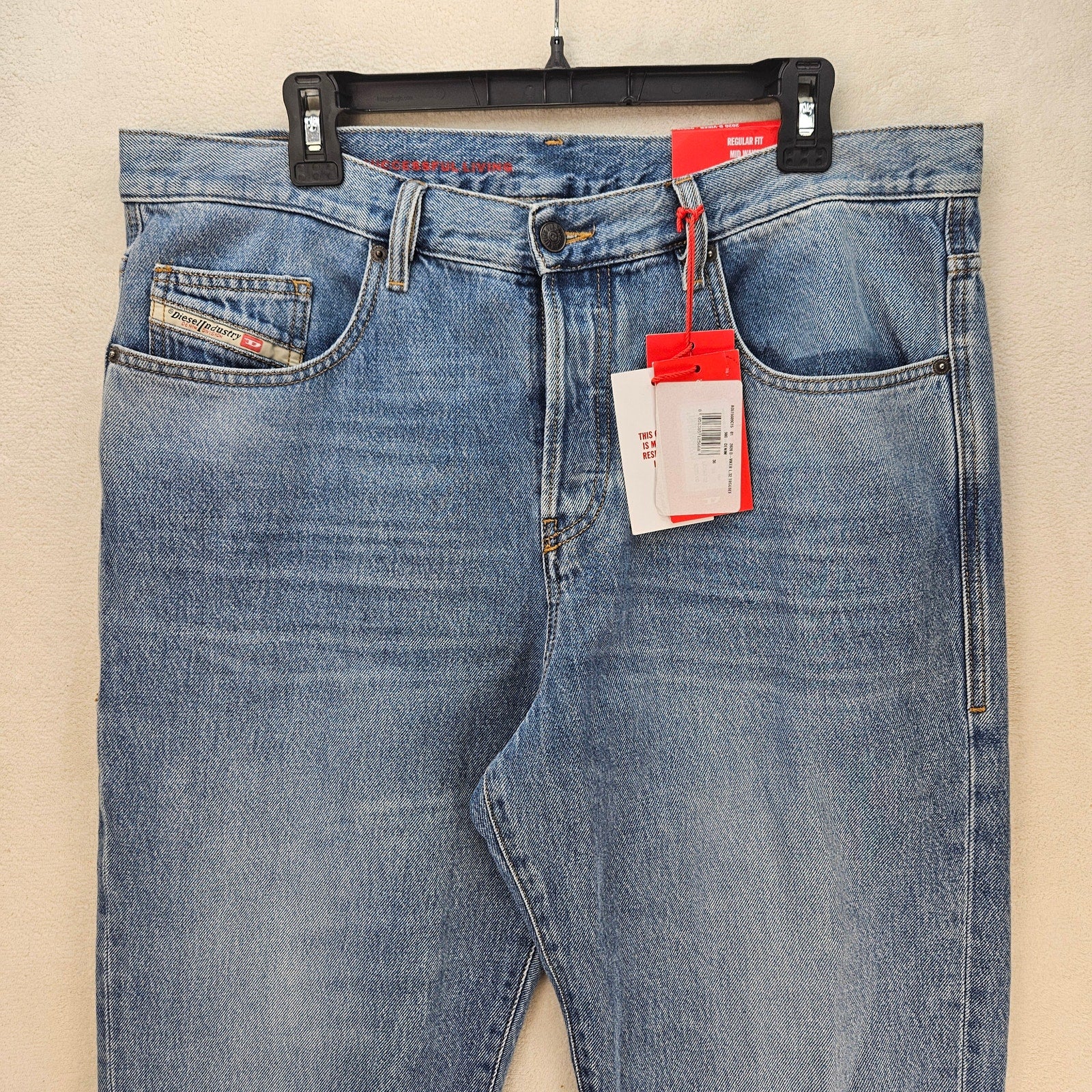 DIESEL MEN'S 36X32 D-VIKER L32 JEANS LIGHT WASH STRAIGHT LEG DENIM PANTS NWT