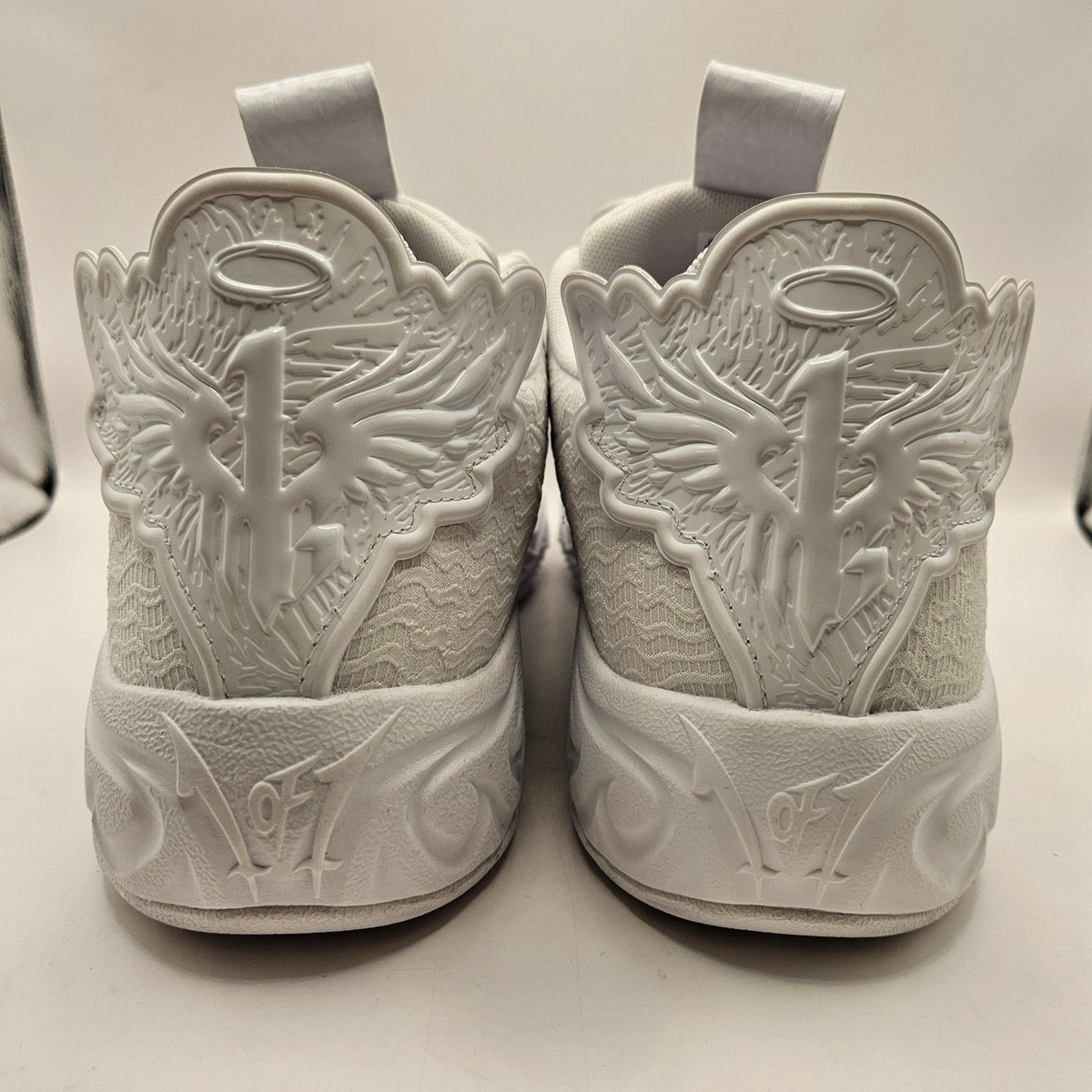 PUMA MEN'S 11.5 MB.04 BASKETBALL SHOES LAMELO BALL WHITE RARE 311319-01