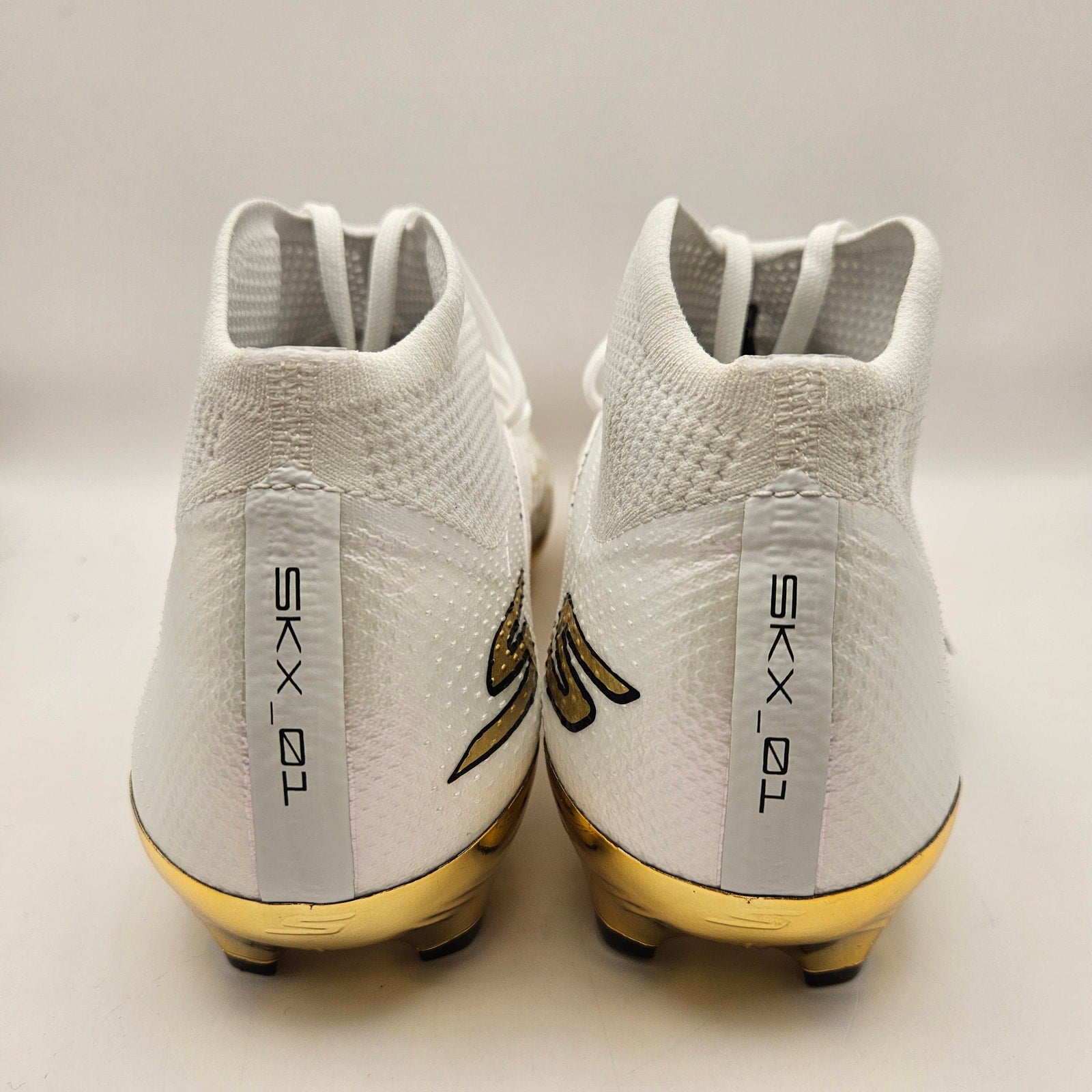 SKECHERS MEN'S 10.5 SKX 1.5 HIGH ELITE FG SOCCER CLEATS WHITE METALLIC GOLD NWOB