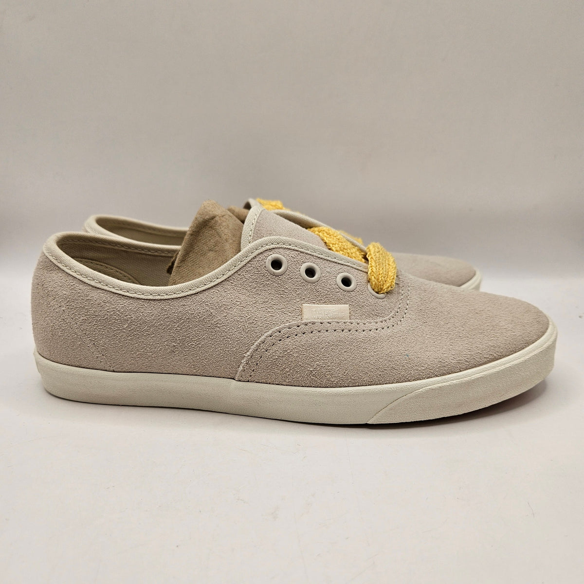 VANS WOMEN'S 7.5 AUTHENTIC LOW PRO FAT LACE TURTLEDOVE YARROW SUEDE BEIGE