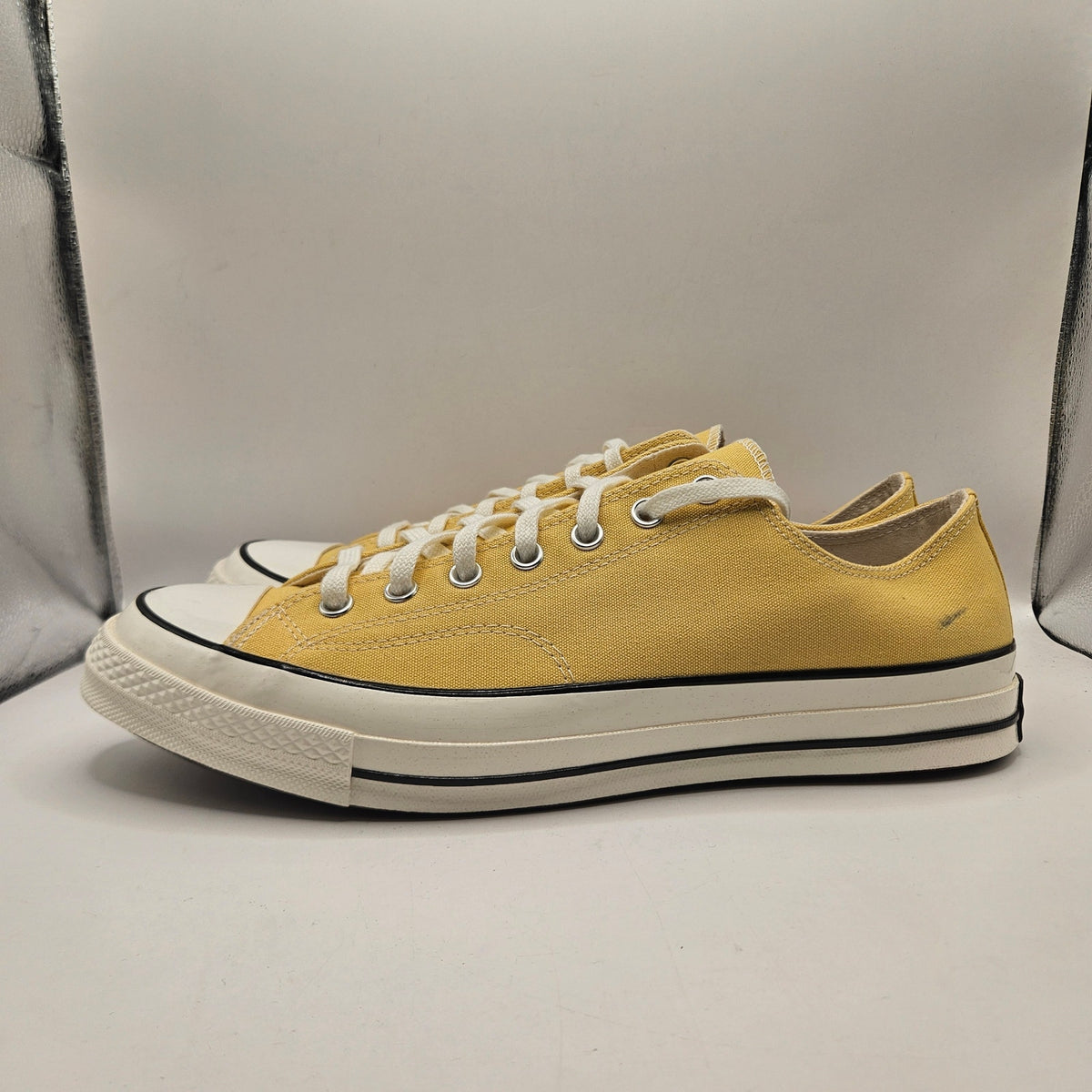 CONVERSE MEN'S 13 CHUCK 90 CLASSIC LOW TOP CANVAS SNEAKERS BANANA YELLOW A10528F