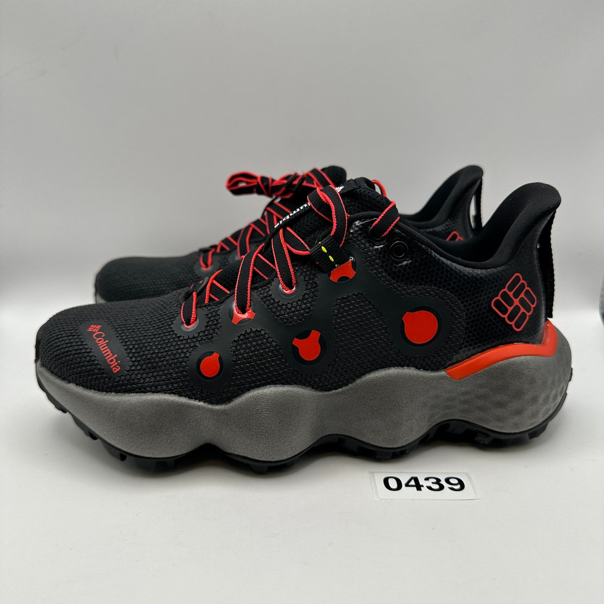 COLUMBIA Women's 5.5 Escape Thrive Ultra Black/Red Hiking Trail Waterproof