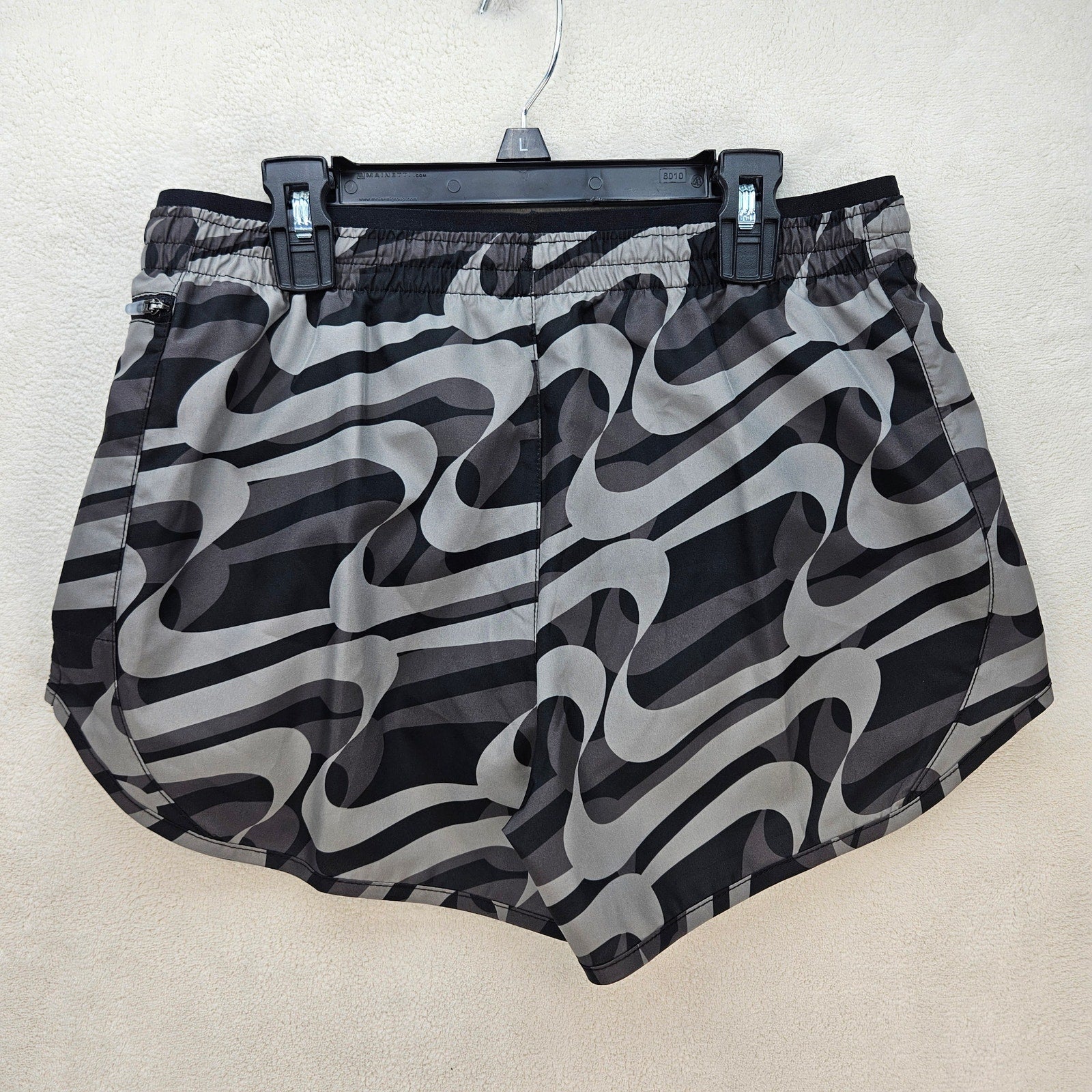 NIKE WOMEN'S S BLACK DRI FIT ICON CLASH TEMPO LUXE RUNNING SHORTS DQ6117-010