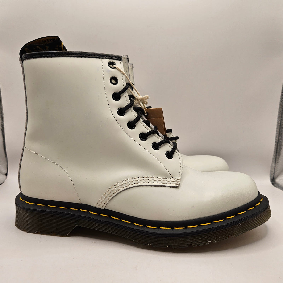 DR MARTENS MEN'S 9 1460 SMOOTH WHITE BOOTS 11822 8 EYES HIGH TOP LEATHER