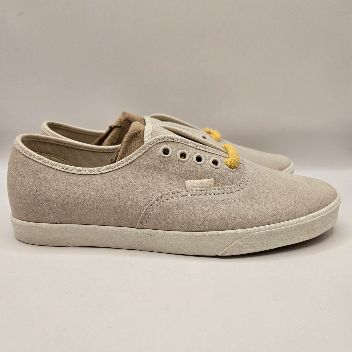 VANS WOMEN'S 9.5 AUTHENTIC LOW PRO FAT LACE TURTLEDOVE YARROW SUEDE BEIGE