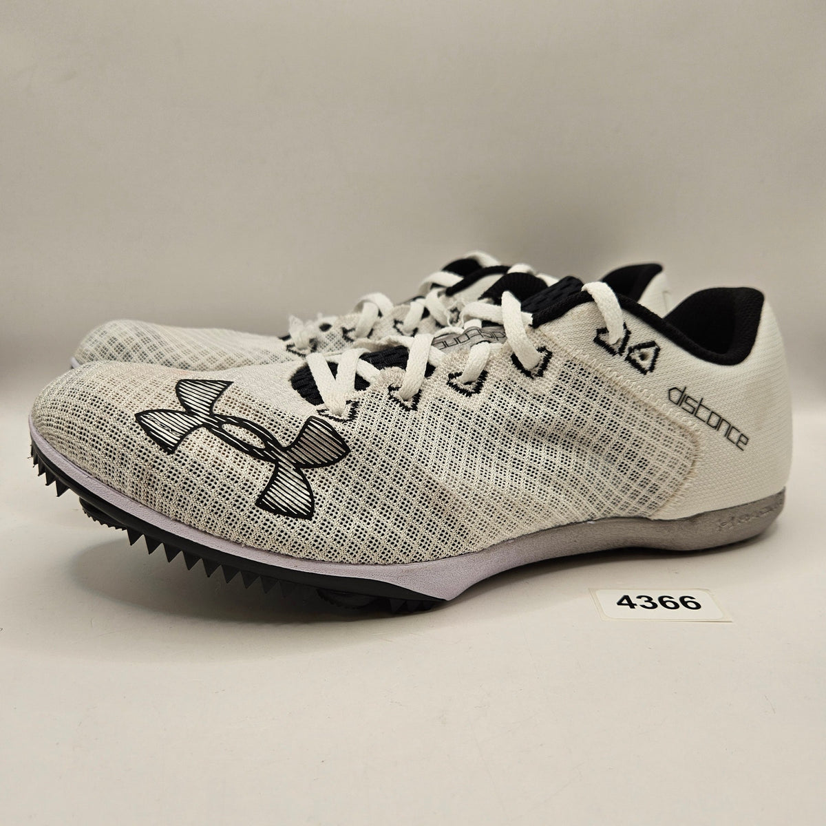 UNDER ARMOUR MEN'S 11.5 KICK DISTANCE 4 TRACK & FIELD RUNNING SPIKES 3025460-100