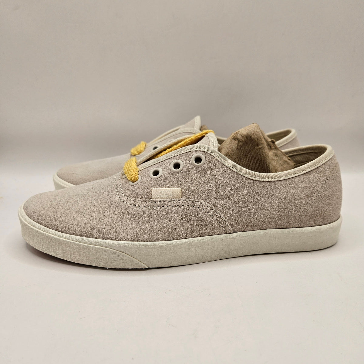 VANS WOMEN'S 6.5 AUTHENTIC LOW PRO FAT LACE TURTLEDOVE YARROW SUEDE BEIGE