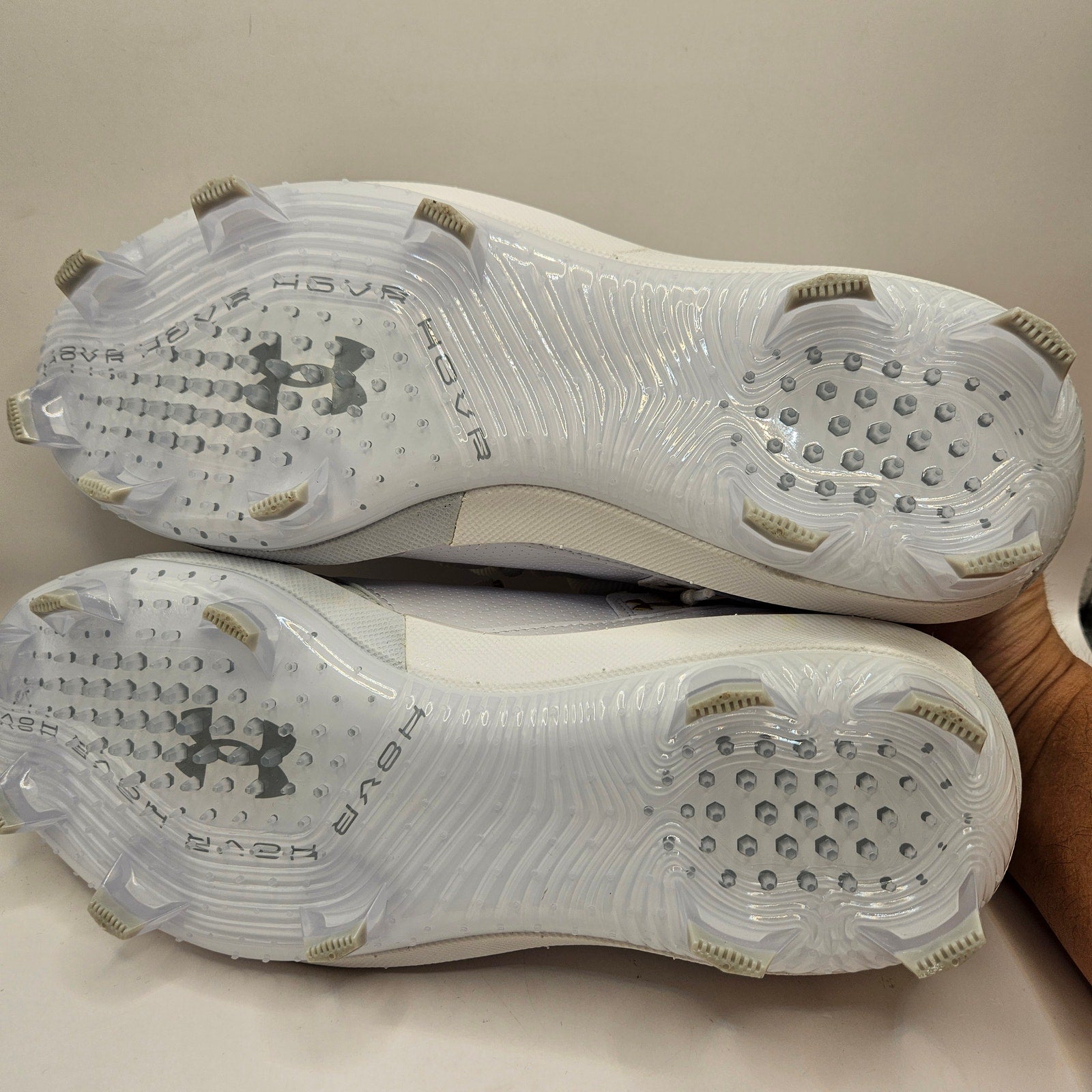 UNDER ARMOUR MEN'S 13 HARPER 9 PRO TPU CLEATS WHITE GRAY GOLD 3027444-100 NWOB