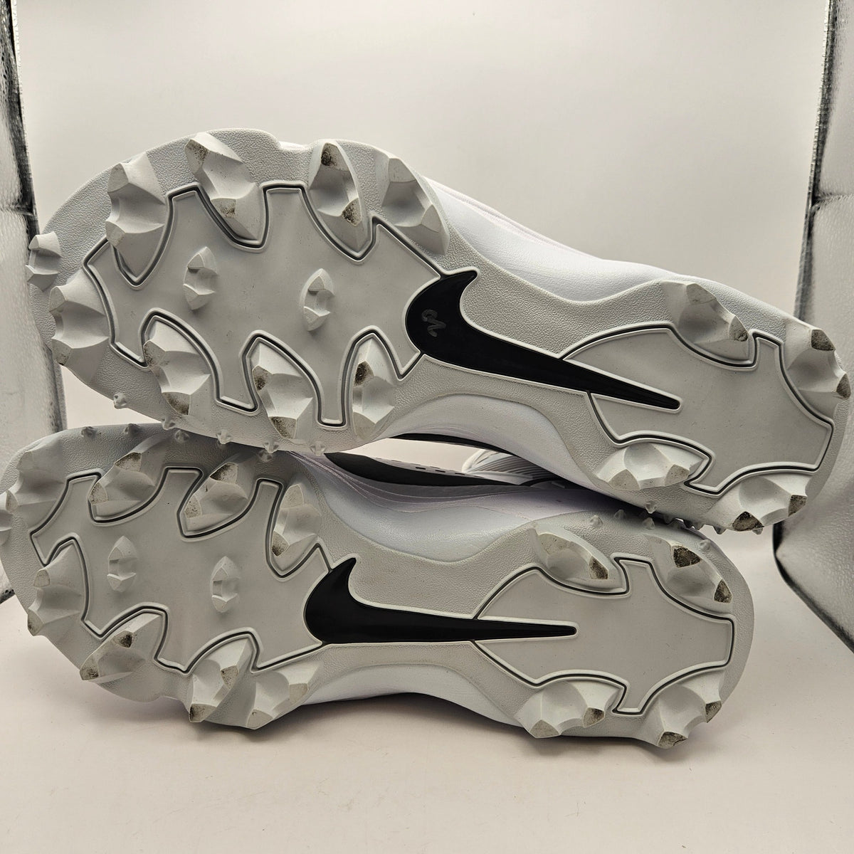 NIKE MEN'S 16 SAVAGE PRO 3 SHARK FOOTBALL CLEATS WHITE FJ8163-105 NWOB