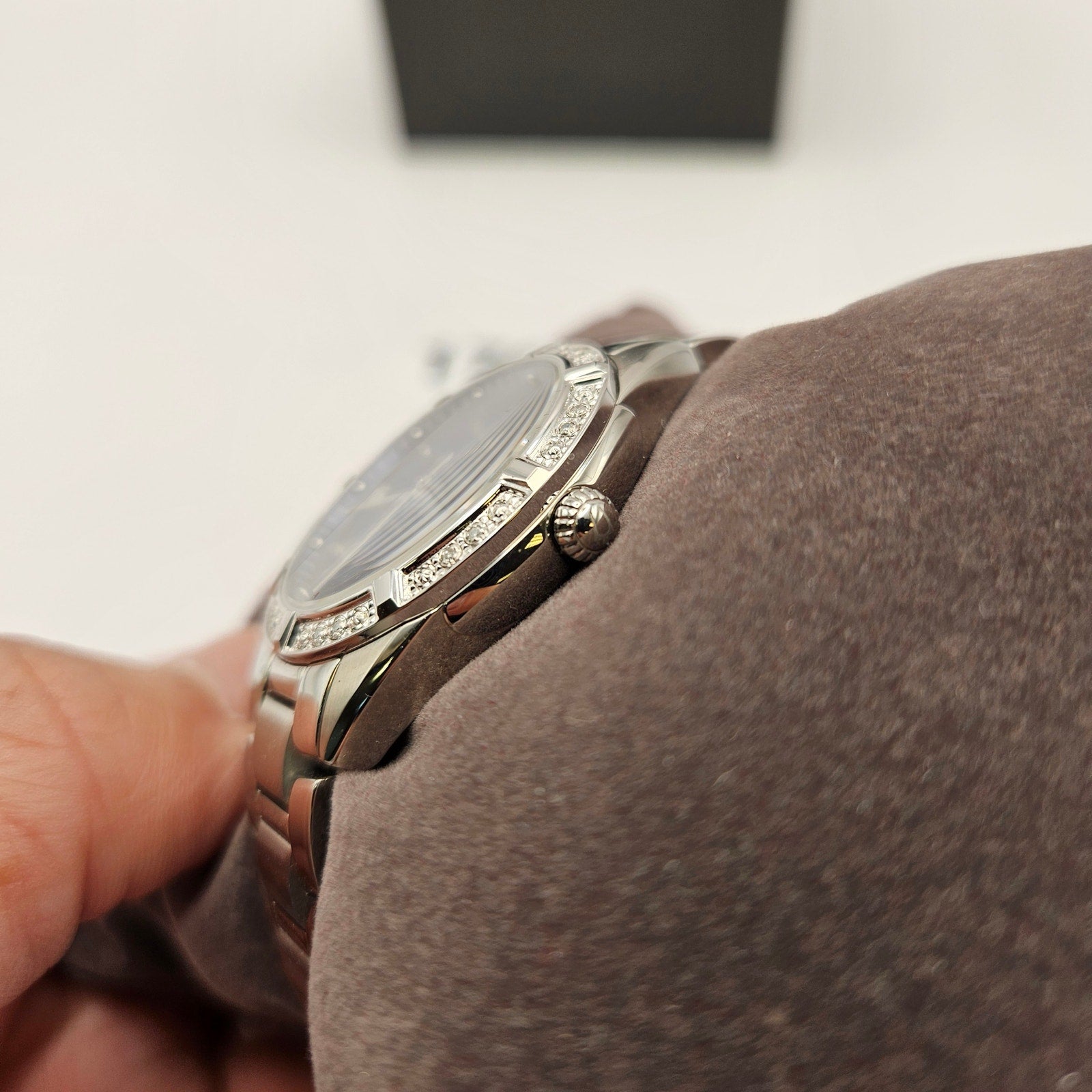 BULOVA 96R243 WOMEN'S CLASSIC QUARTZ GEMMED SILVER STAINLESS STEEL WATCH 35MM