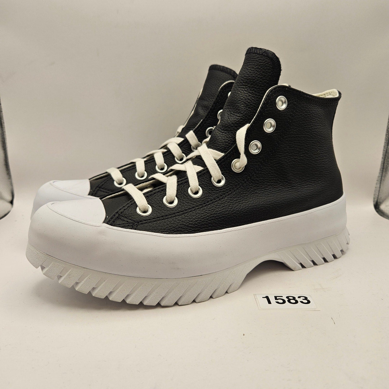 CONVERSE MEN'S 8.5 CHUCK TAYLOR ALLSTAR LUGGED 2.0 GENUINE LEATHER HI A03704C