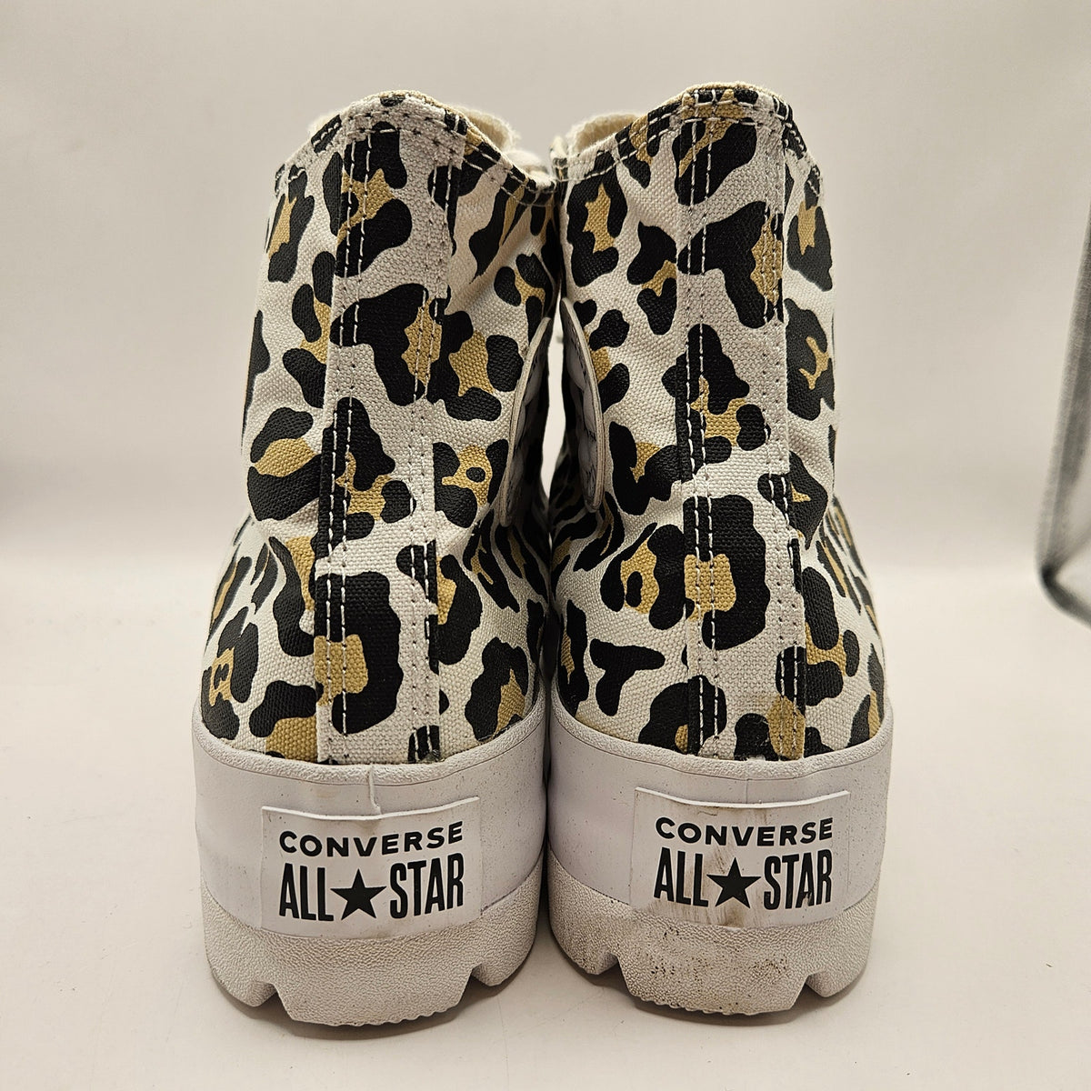 CONVERSE WOMEN'S 10 CHUCK TAYLOR ALL STAR LUGGED HIGH LEOPARD SNEAKER 571250C