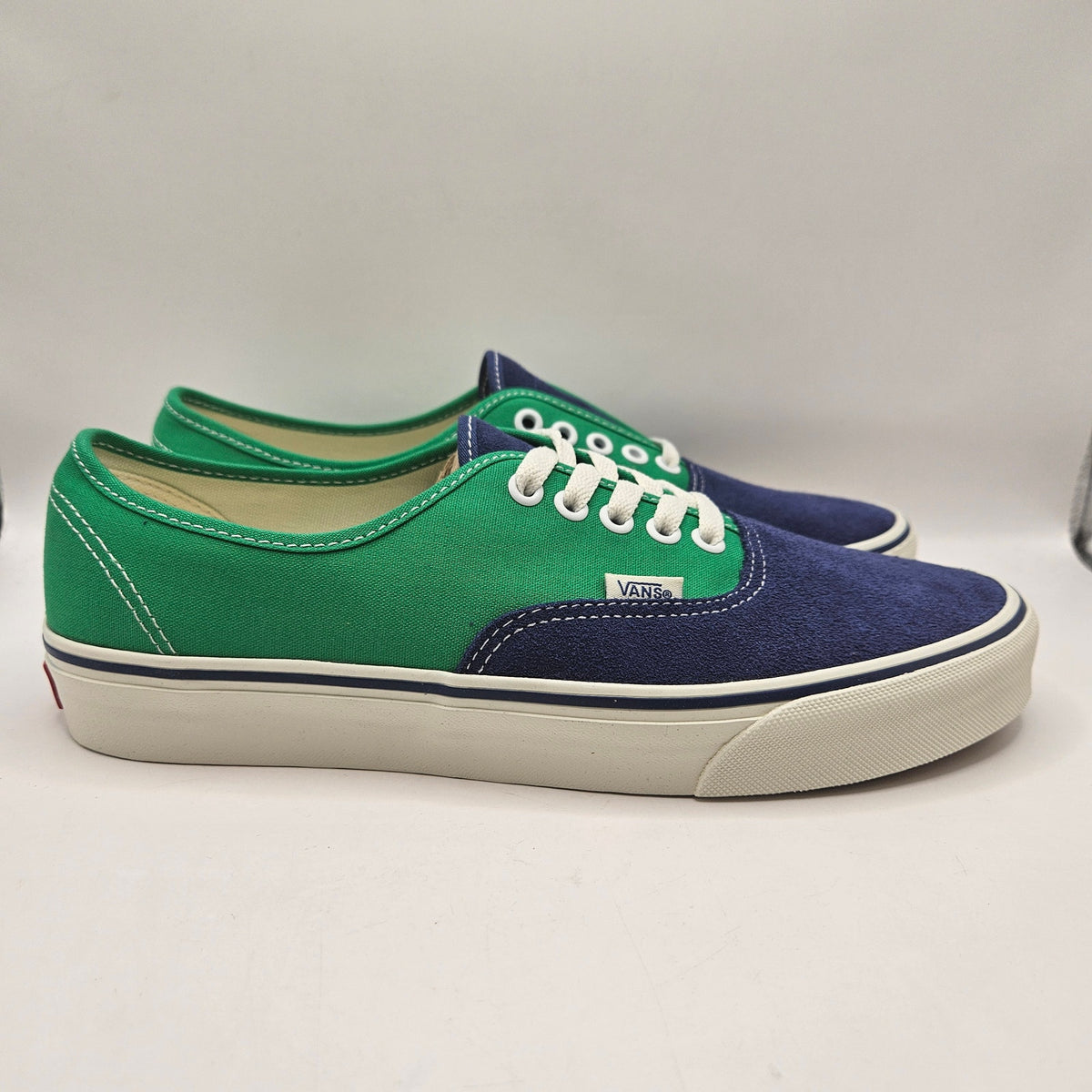 VANS MEN'S 9.5 AUTHENTIC PRIMARY NAVY GREEN SUEDE CANVAS NWOB LOW TOP SNEAKER