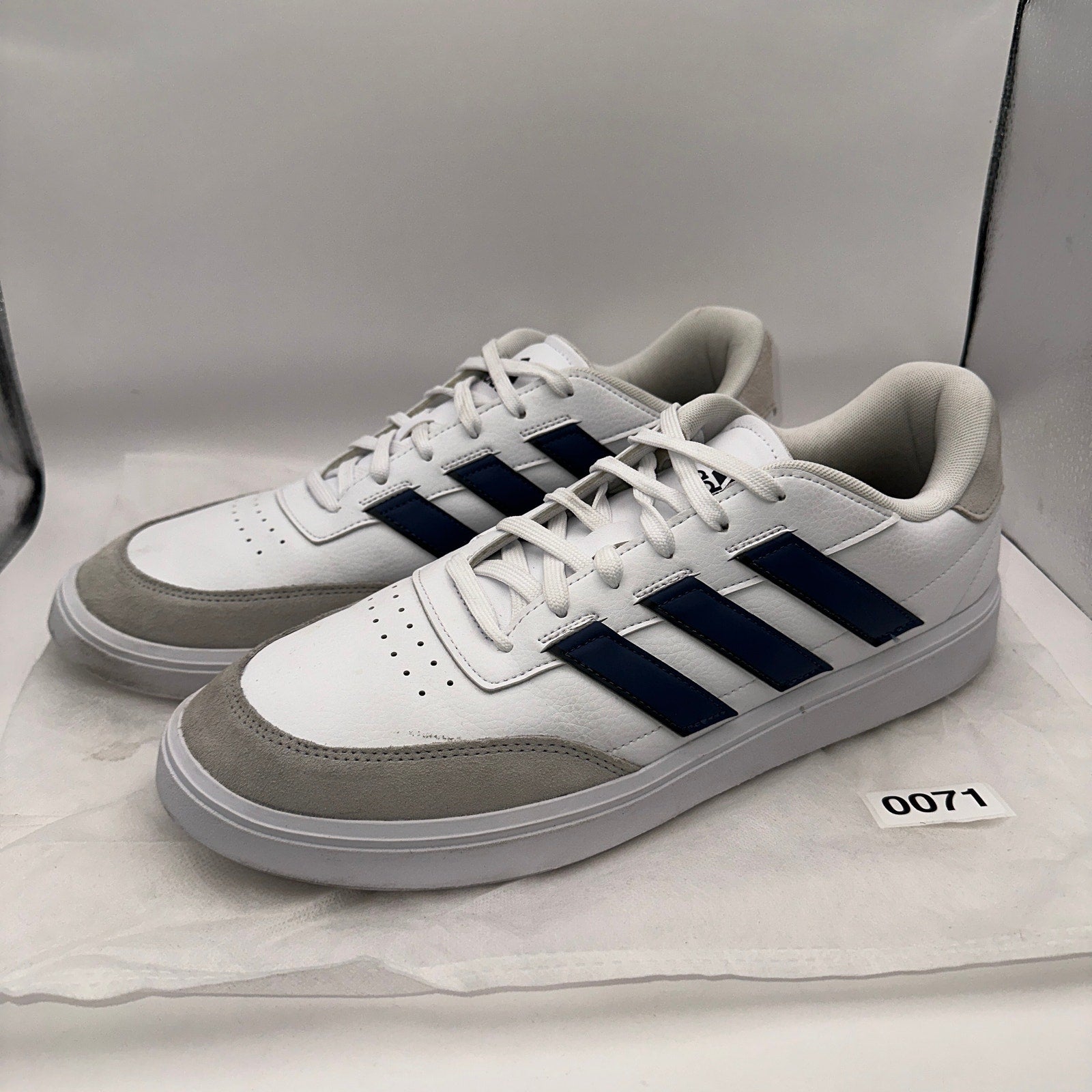 Adidas Courtblock Mens sz 13 Tennis Shoe IG6862 White/Black/Gray