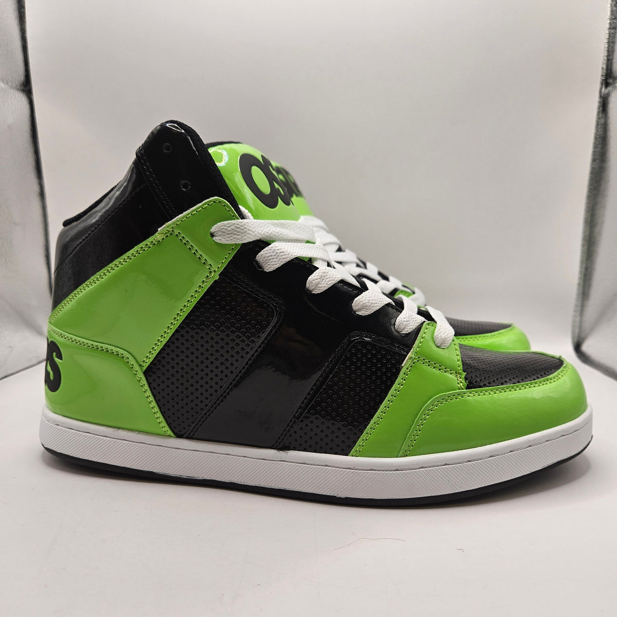OSIRIS MEN 10.5 CONVOY MID HJ.BTS.26 SKATEBOARDING SHOES GREE BLACK PATENT NWOB