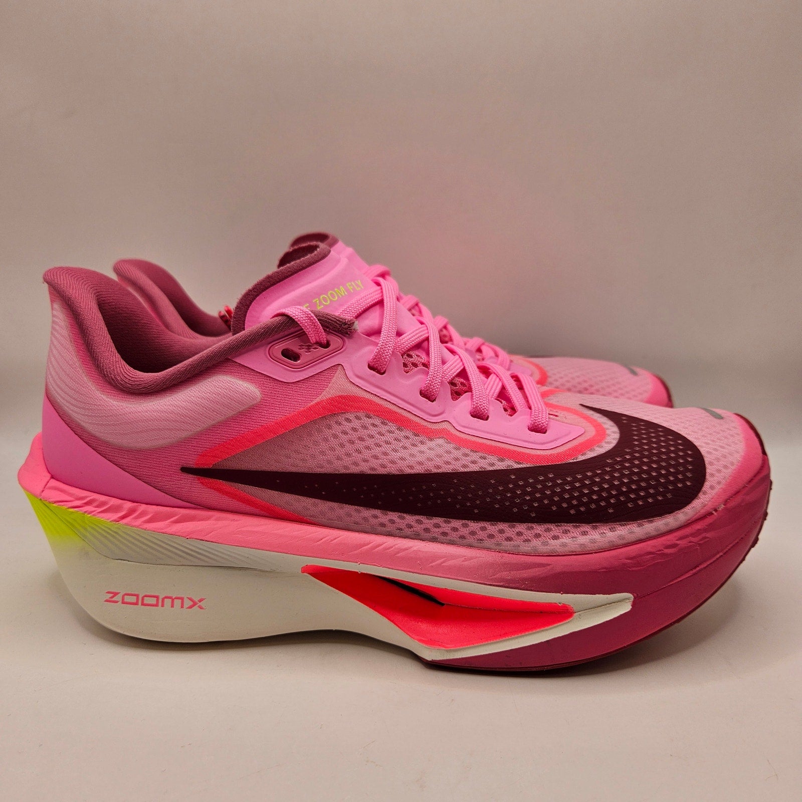 NIKE WOMEN'S 7.5 ZOOM FLY 6 PINK WHITE VOLT FN8455-602 RUNNING SHOES NWOB