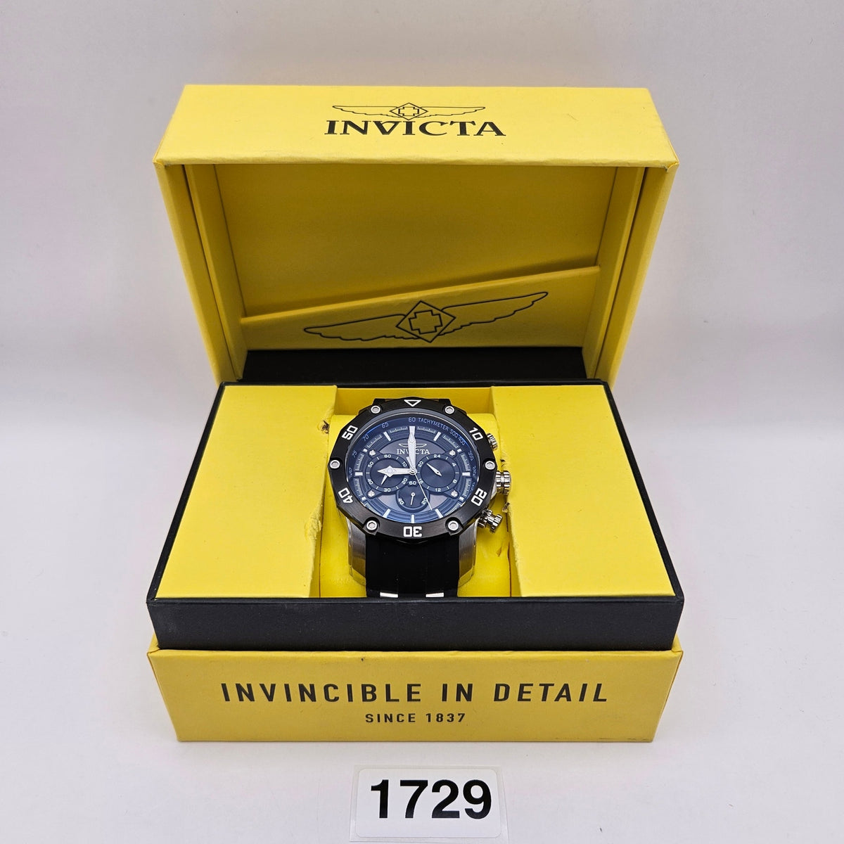 INVICTA 44704 PRO DIVER MEN'S QUARTZ BLACK AND SILVER WATCH NWT