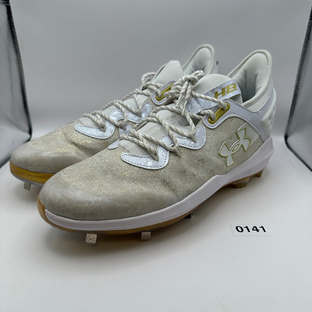 UNDER ARMOUR Men's 15 Harper 8 Low GT White Metallic Gold