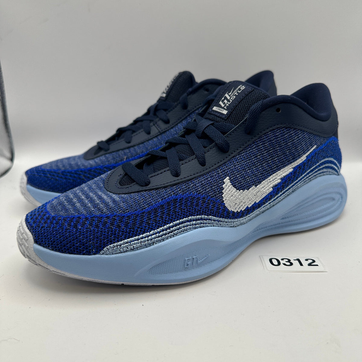 NIKE Men's 10.5 G.T. Hustle Academy Basketball Shoes FJ7791-401