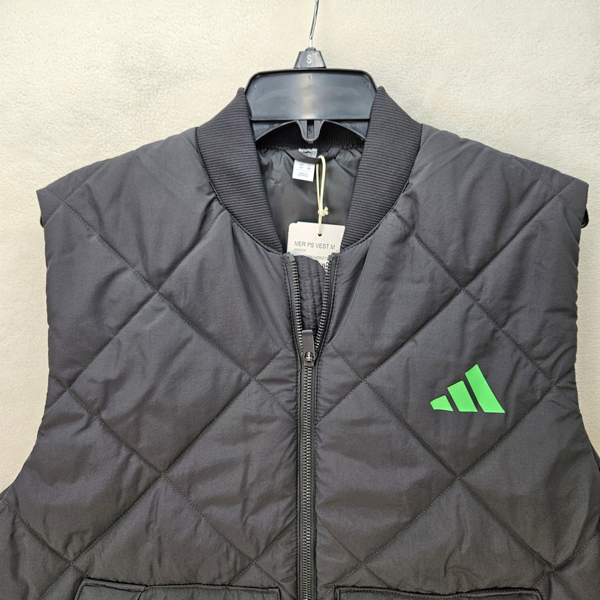 ADIDAS MEN'S LARGE MERCEDES AMG PETRONAS FORMULA 1 DOWN VEST BLACK JX8773