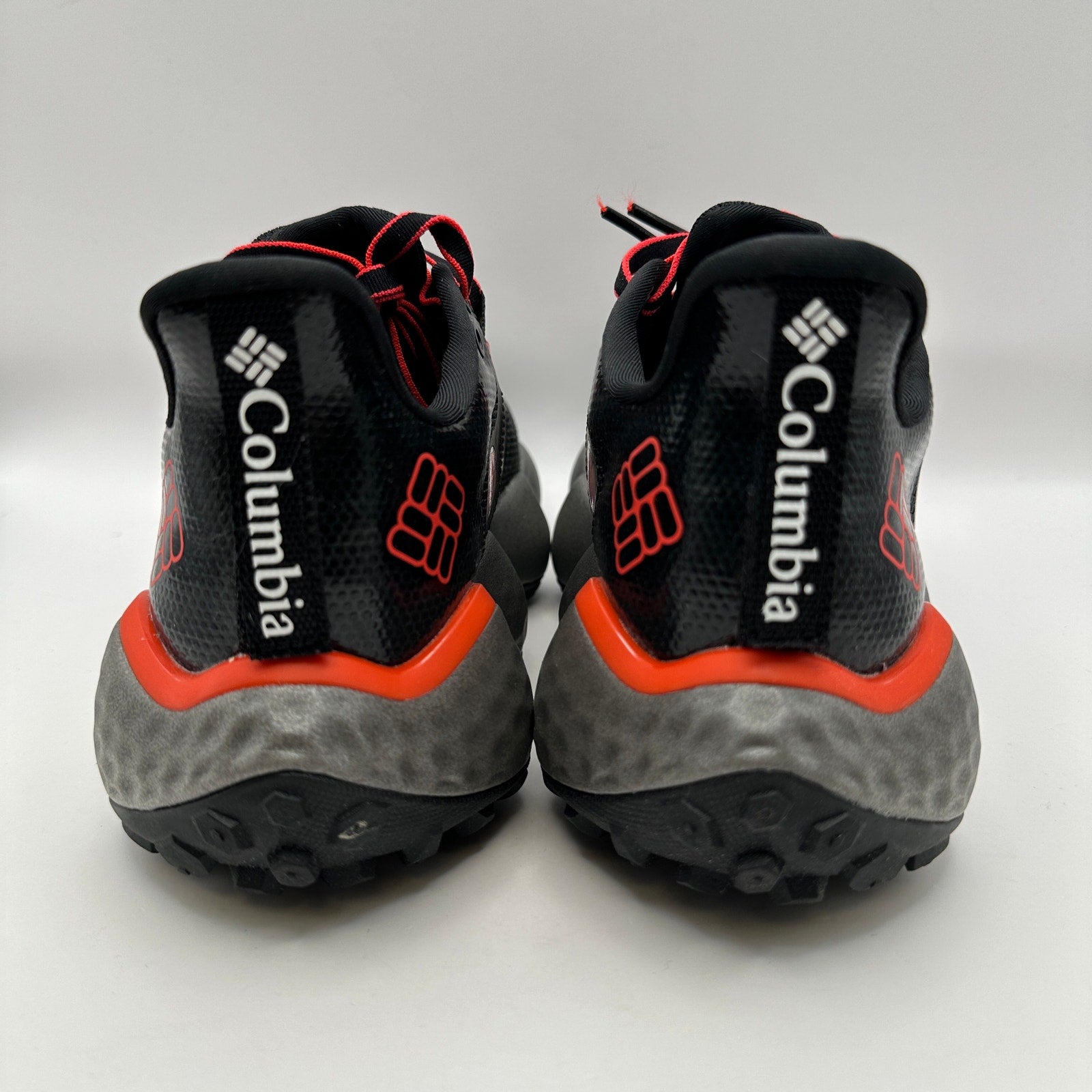COLUMBIA Women's 6 Escape Thrive Ultra Black/Red Hiking Trail Waterproof