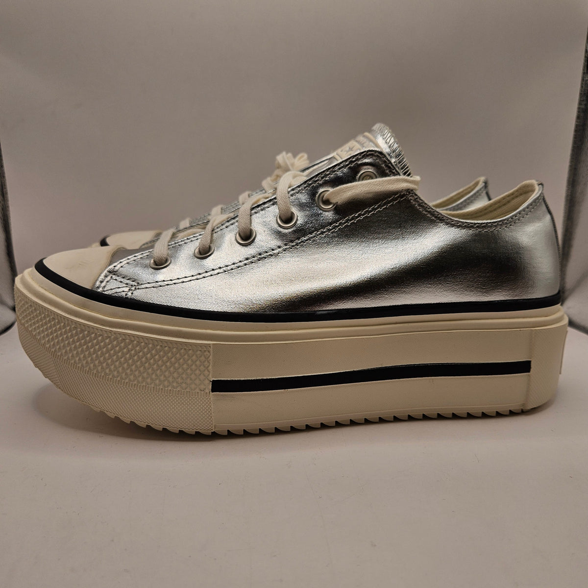 CONVERSE MEN'S 10 CHUCK TAYLOR LIFT STACK PLATFORM SILVER METALLIC A16406C