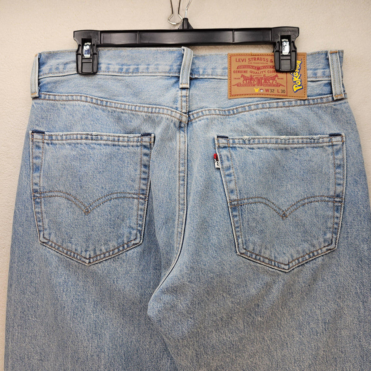 LEVI'S MEN'S 32X30 POKEMON 551Z AUTHENTIC STRAIGHT JEANS PIKACHU NO TAG