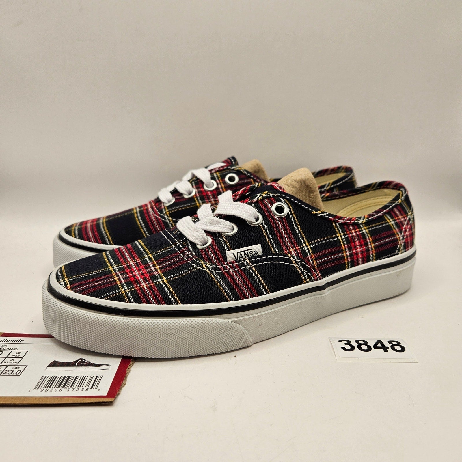 VANS WOMEN'S 6.5 AUTHENTIC LOW TOP SNEAKER PLAID NAVY NWOB VN000EGABX9